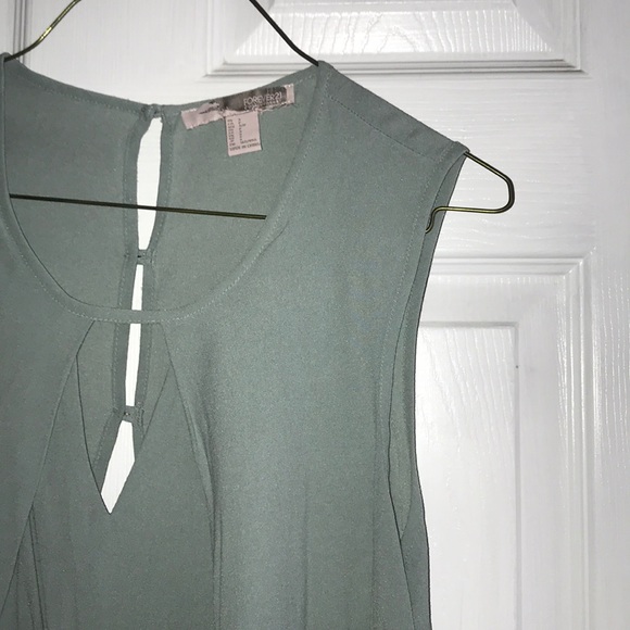 Top - Picture 2 of 3